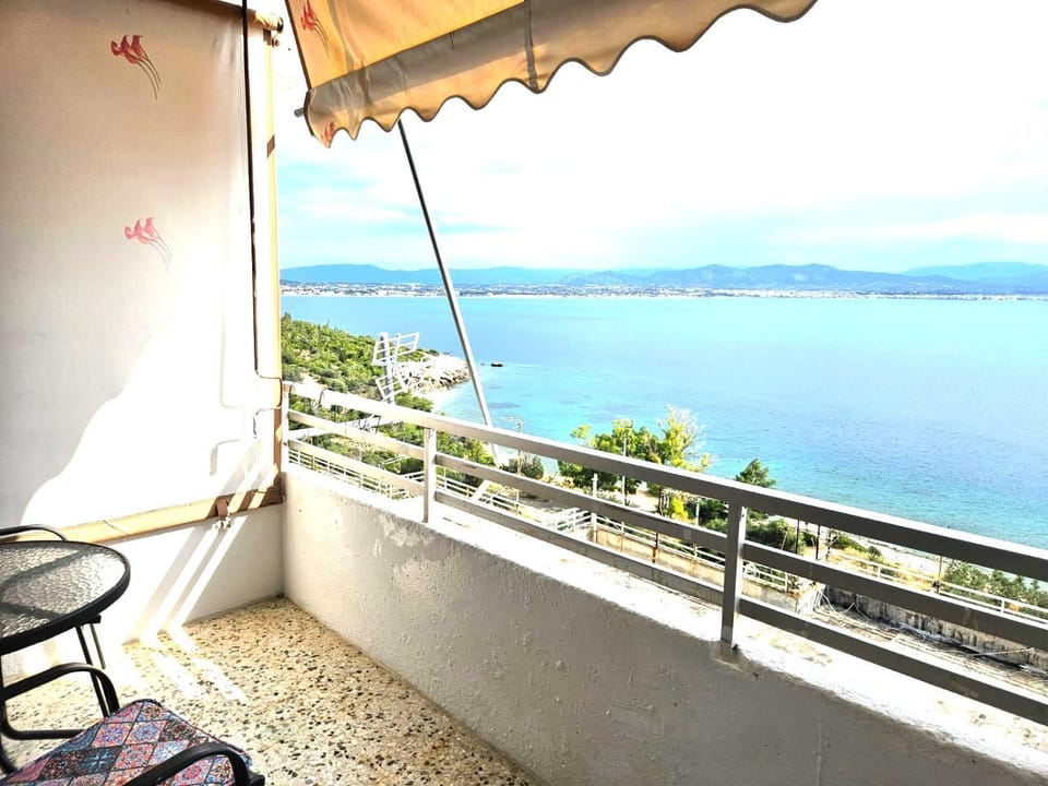 Sea Breeze Solo Apartment in Peloponnese Region