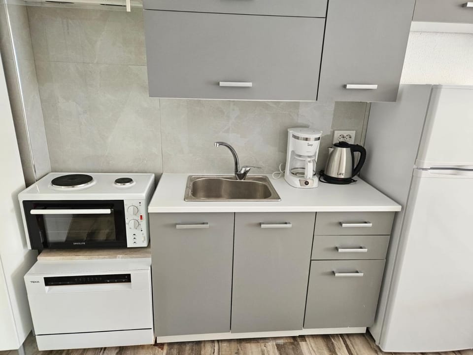 Sea Breeze Solo Apartment in Peloponnese Region