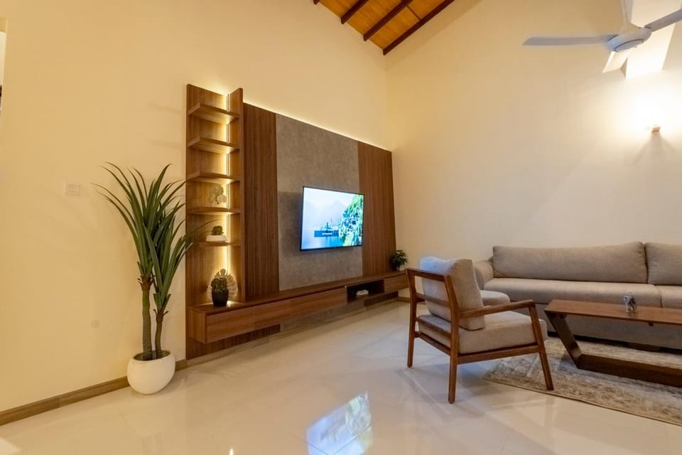 Communal lounge/ TV room