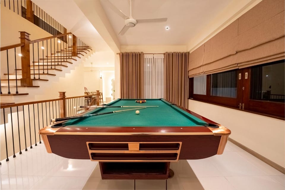 Billiard, Game Room