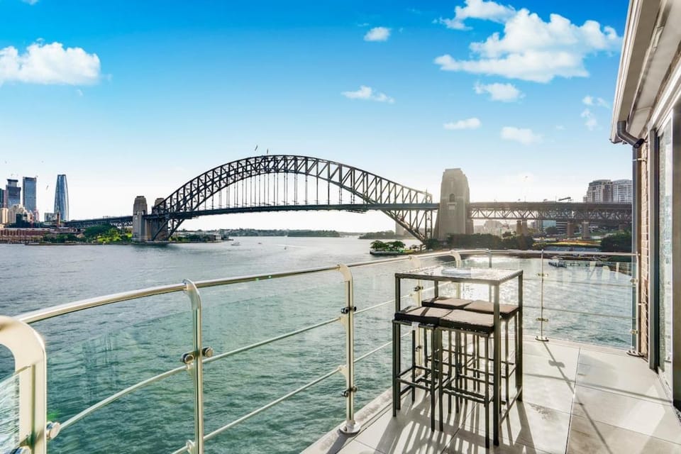 Transcending Views Apartment in Sydney
