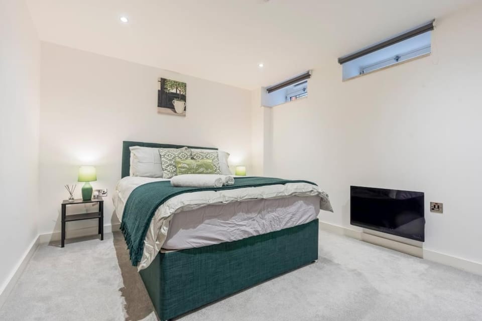 Central Birmingham JQ Apartment - 3 Bedrooms - Sleeps 6 - 2 Bathrooms Apartment in Birmingham