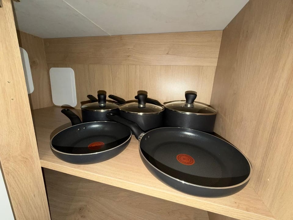 Barnet Luxe 2 Bedroom Penthouse Apartment in London
