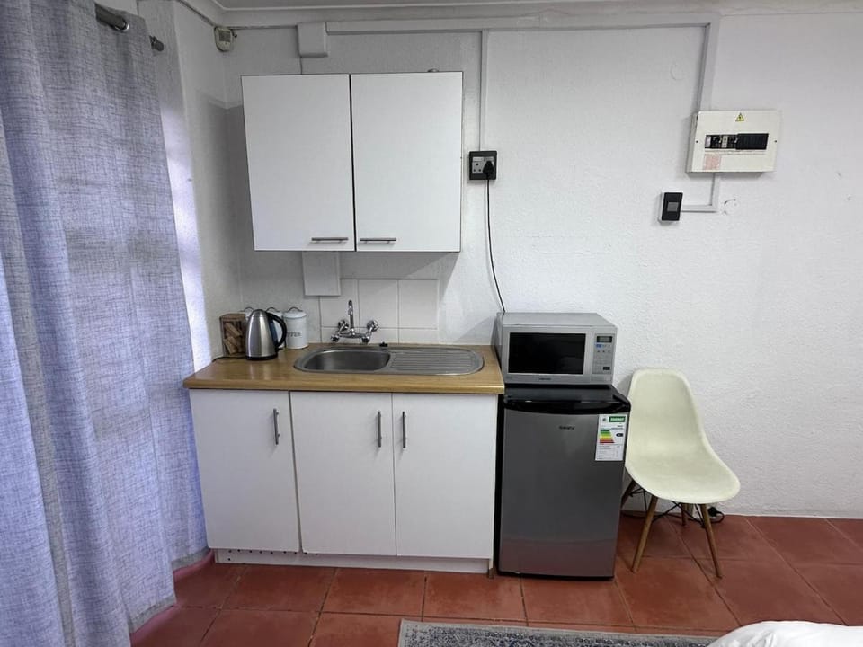 Protea Hoogte Flatlet Apartment in Cape Town