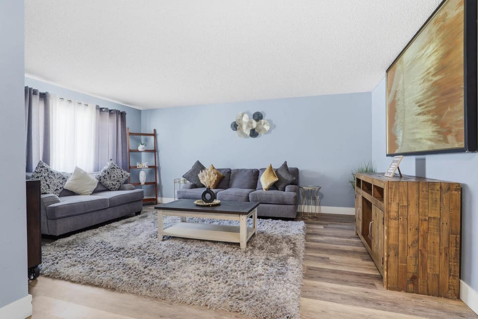 Spacious 4BR Vegas Home with Heated Pool & Jacuzzi House in Summerlin