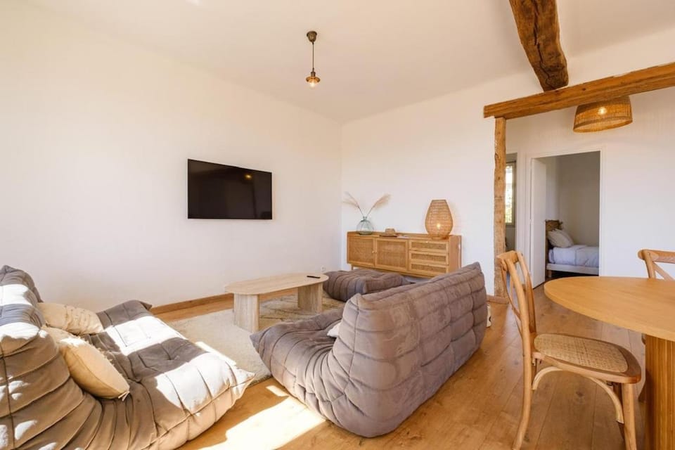 Communal lounge/ TV room, Living room, Seating area
