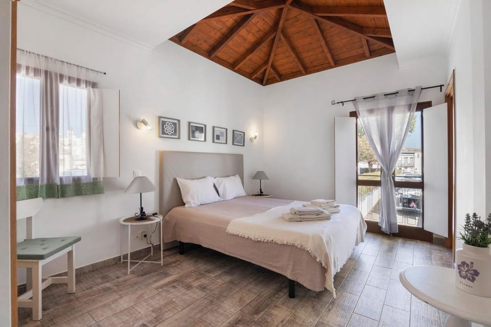 Property building, Living room, Bedroom