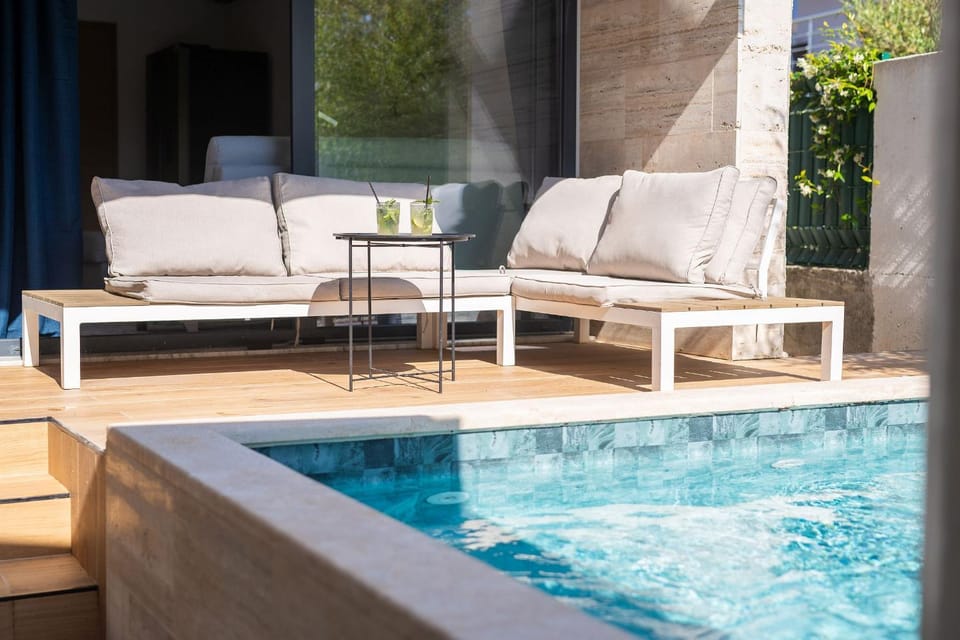 Apartment Hanna with a Private Heated Pool Apartment in Krk
