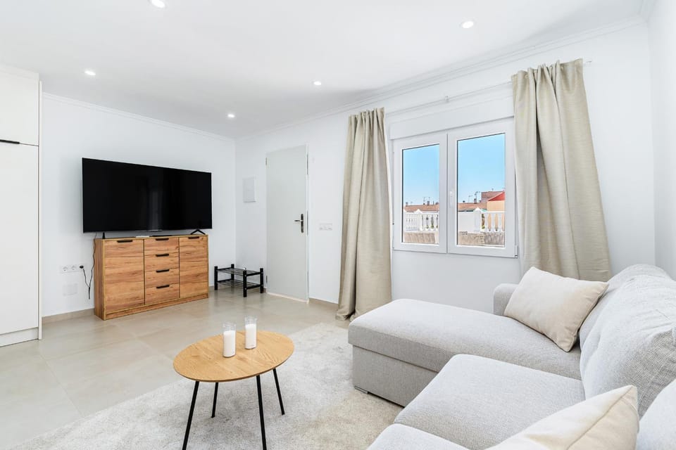 Communal lounge/ TV room, Living room