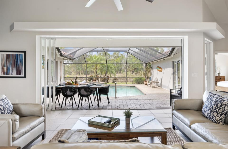 Tivoli Oasis Salt Pool & Spa Villa King Beds! House in Collier County
