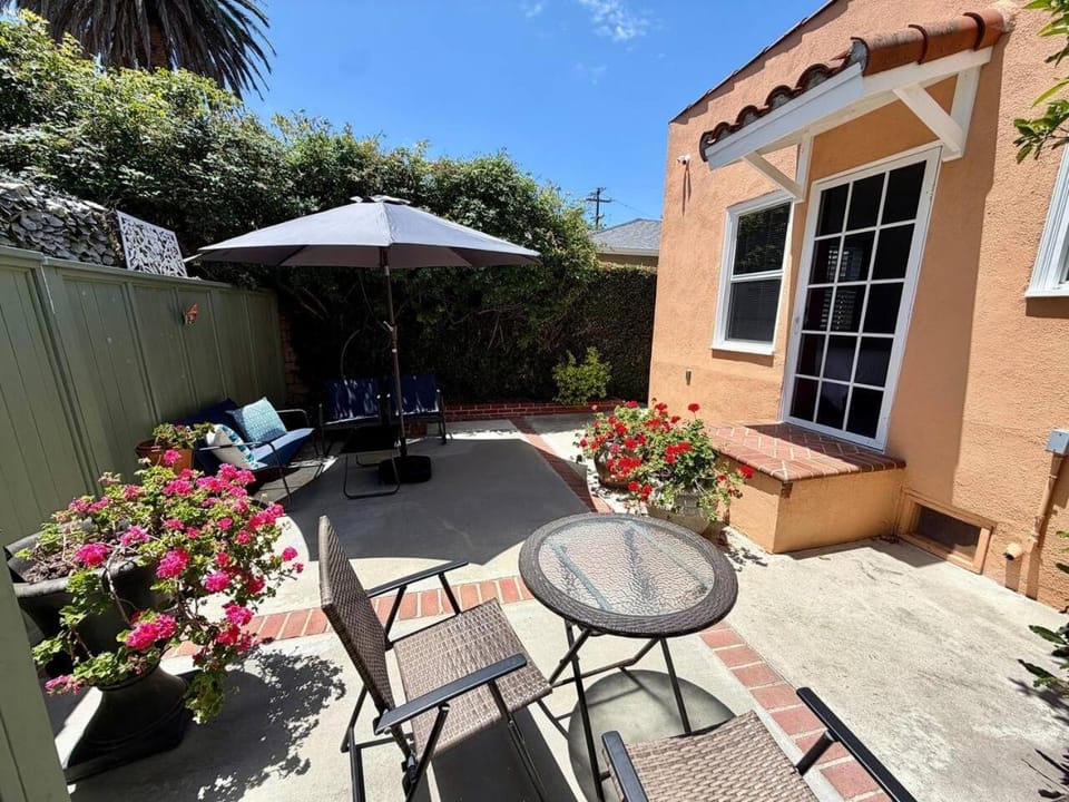 NEW Garden Duplex with Private Patio and Yard House in Culver City
