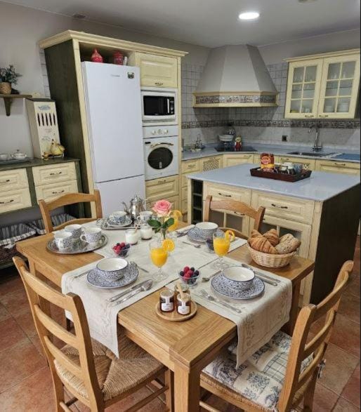 Kitchen or kitchenette, kitchen