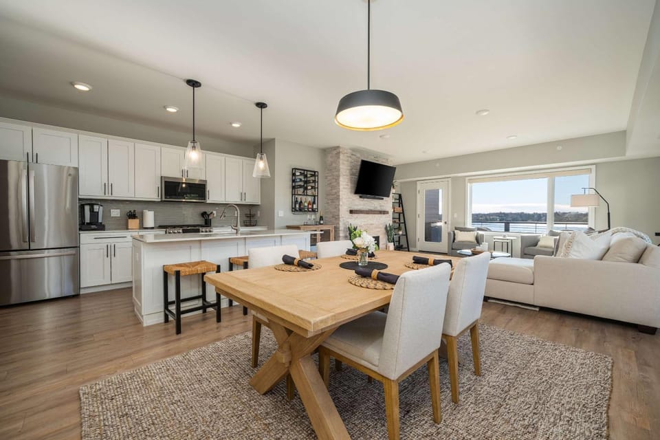 Boardman Ridge 2-C with Balcony Close to Town House in Traverse City