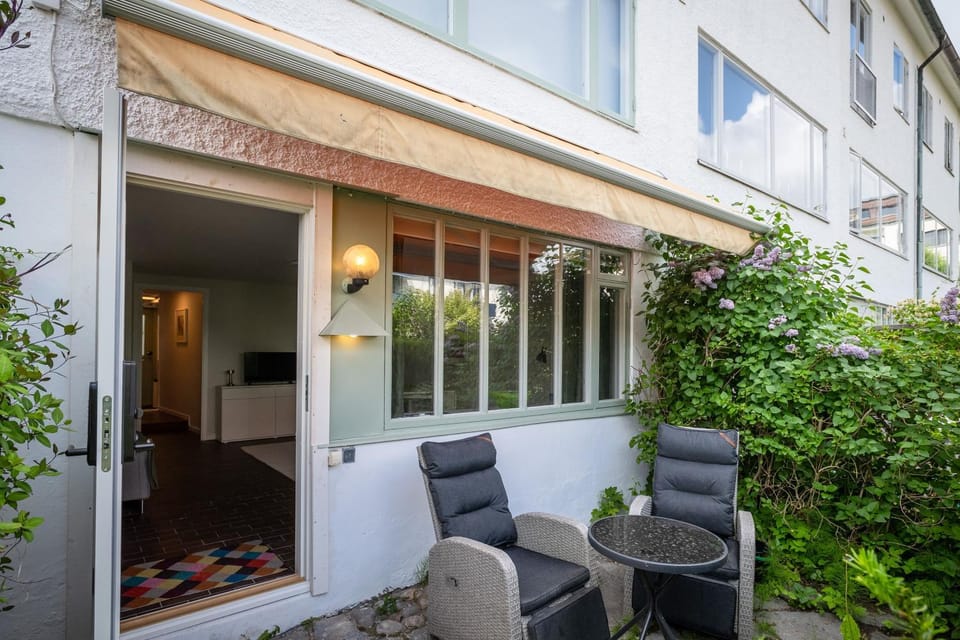 Local 1BR Townhouse Stay in Orgryte - Near Central Gothenburg House in Gothenburg