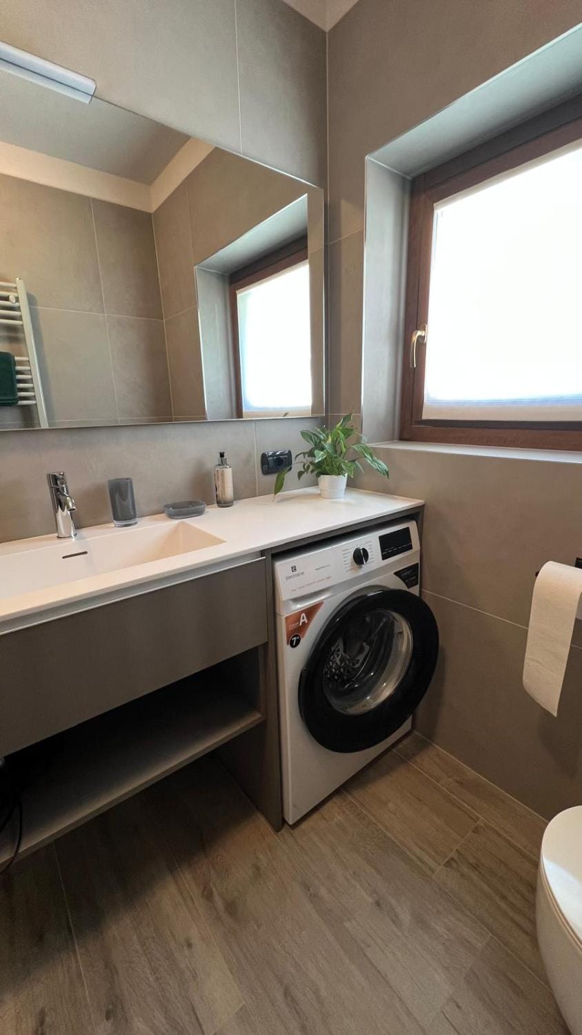 Bathroom, washing machine