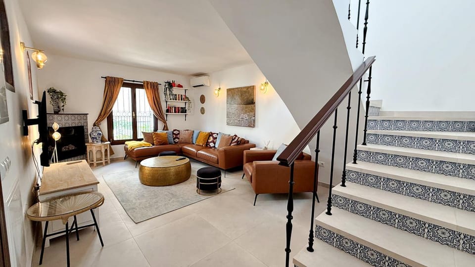 Communal lounge/ TV room, Living room