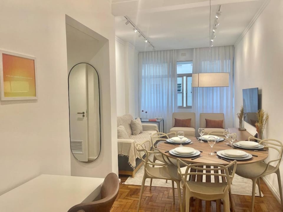 Copacabana lindo 3 quartos a 2 quadras da Praia Apartment in Rio de Janeiro