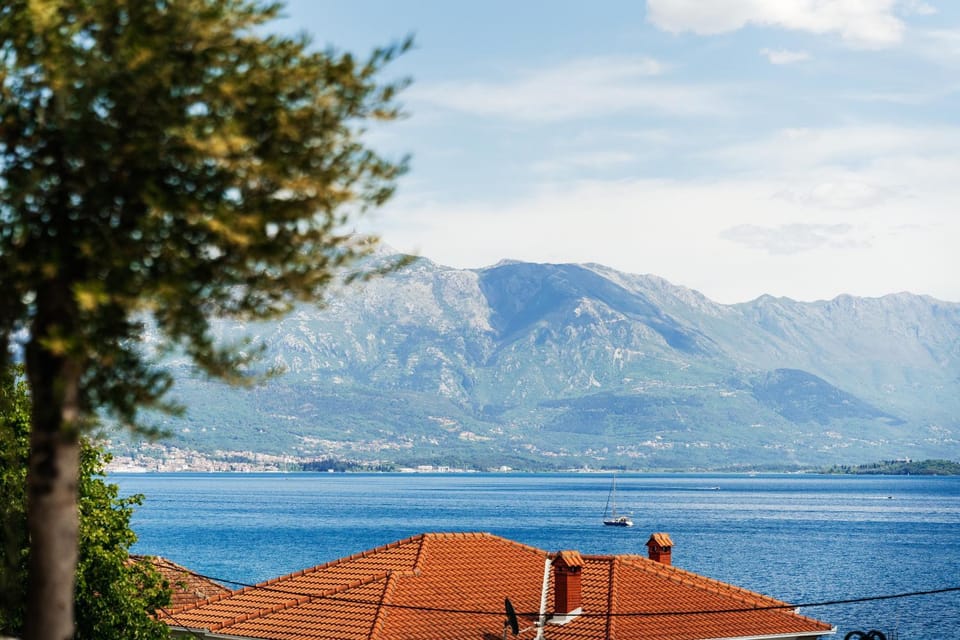 Neighbourhood, Mountain view, Mountain view, Sea view, Sea view