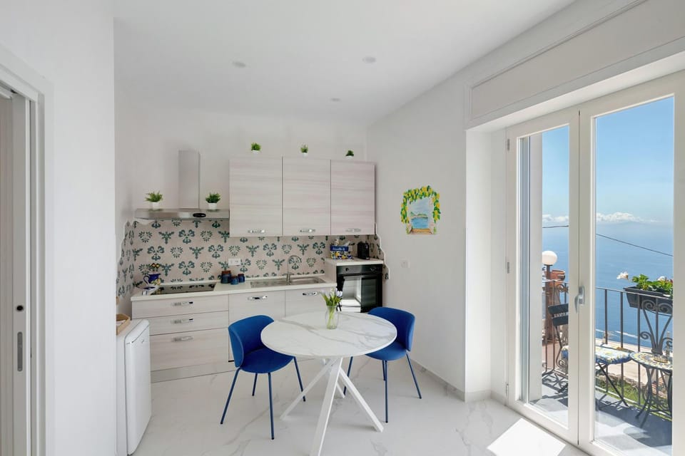 Property building, Kitchen or kitchenette, Living room