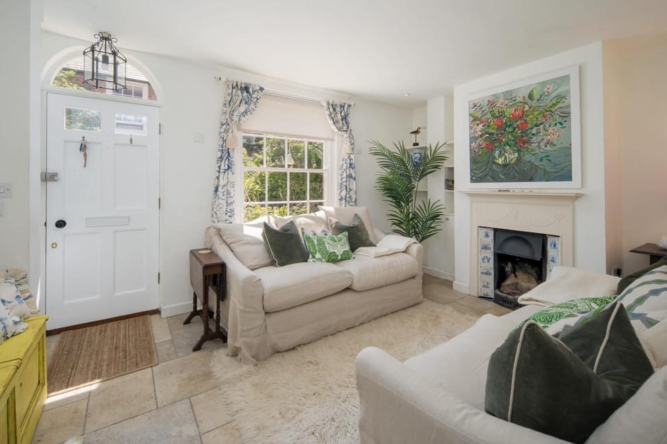 Christmas Cottage House in Freshwater
