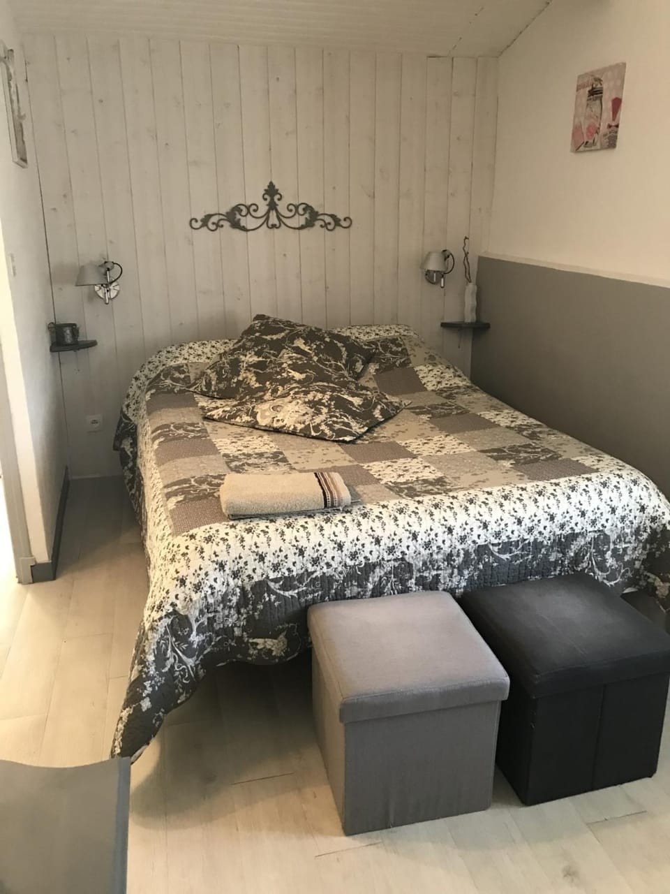 Photo of the whole room