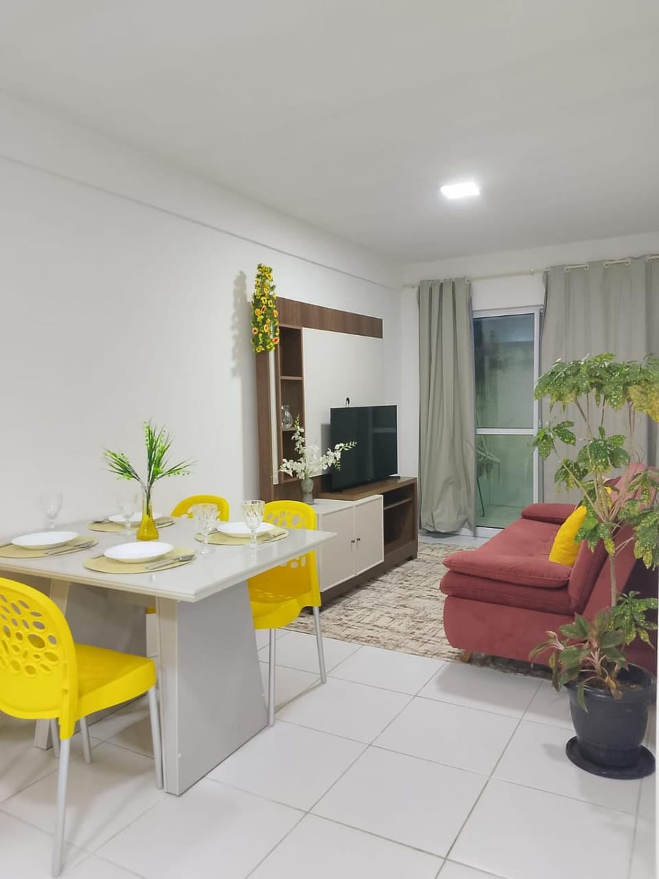 TV and multimedia, Living room, Dining area