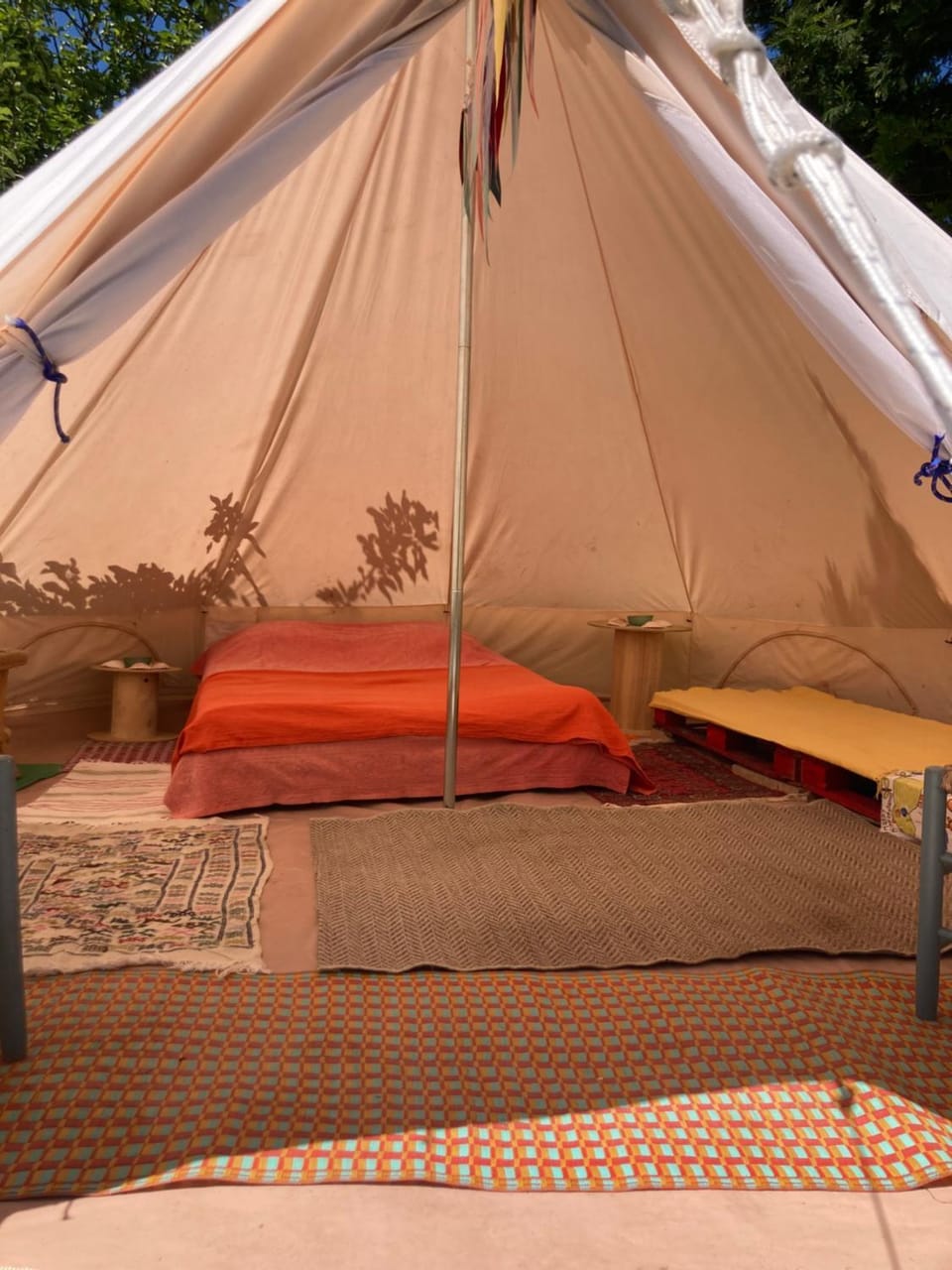 Tente cloche dans un jardin naturel et bucolique Luxury tent in Brittany