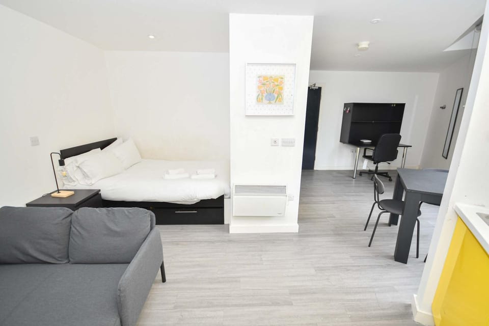 Bright & Contemporary Studio in Sheffield w WiFi Apartment in Sheffield