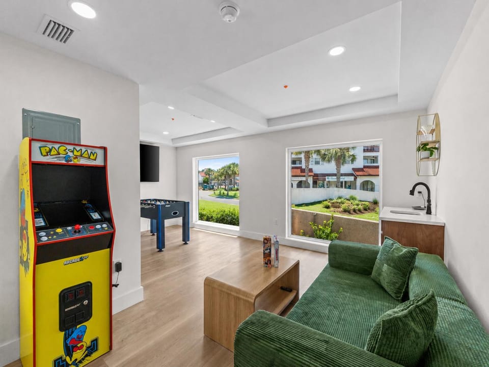 Game Room, TV and multimedia, Living room, Seating area, furniture