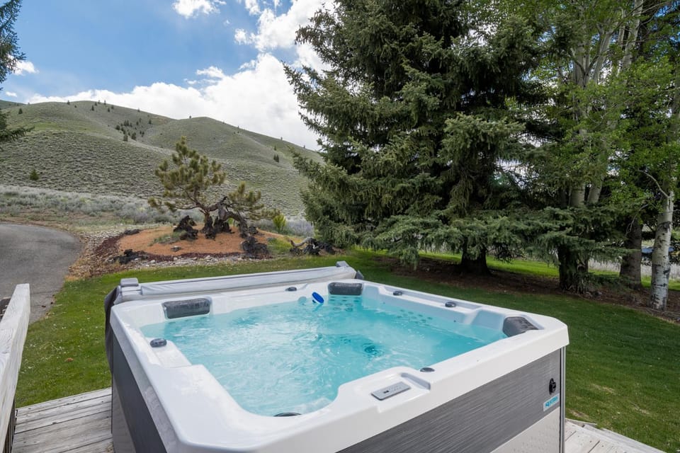 Day, Natural landscape, Hot Tub, Mountain view