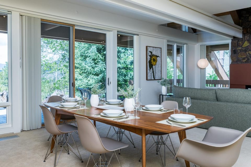 Day, Living room, Dining area, Garden view, furniture