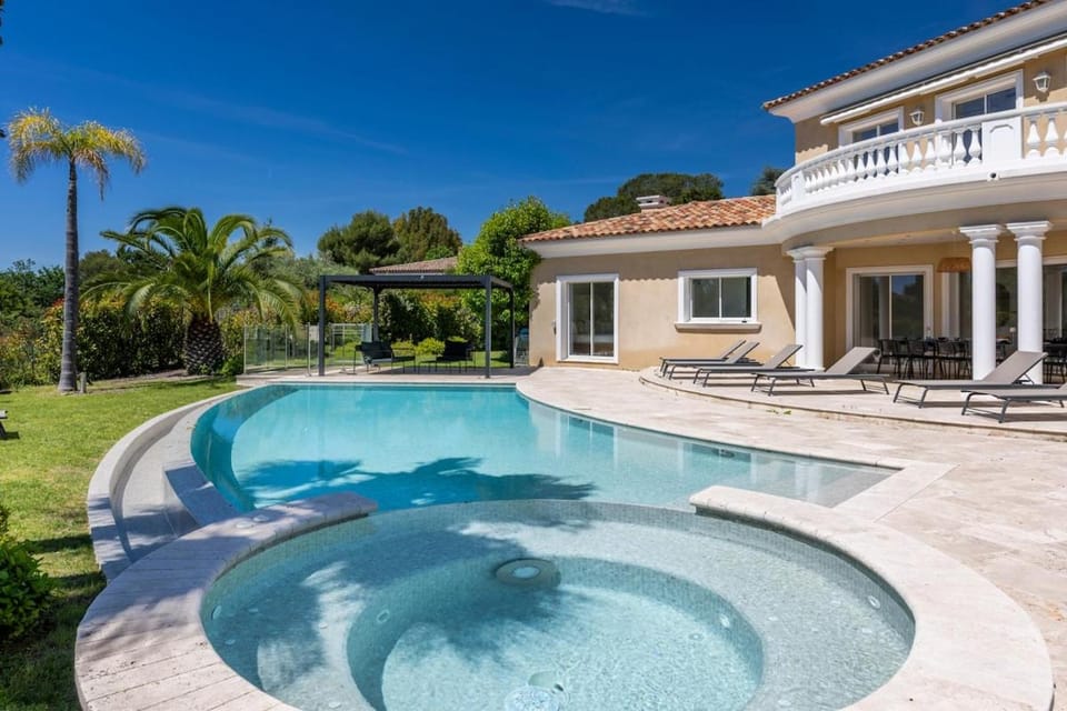 L'Ecrin Azur - Pool and Jacuzzi in St Paul de Vence Villa in Saint Paul de Vence