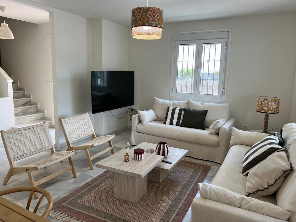 Communal lounge/ TV room, Living room