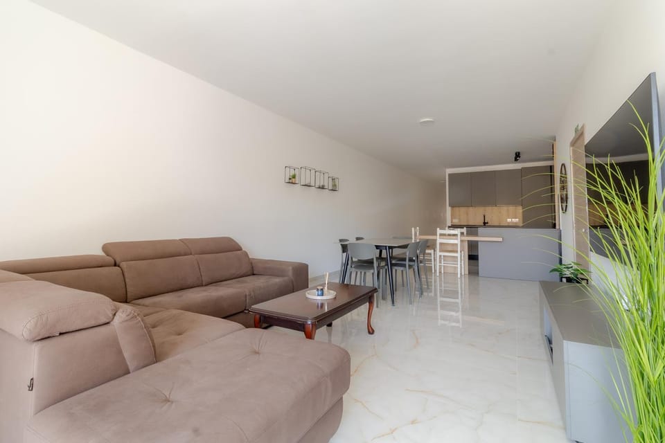 Three Bedroom Qormi Home Apartment in Malta
