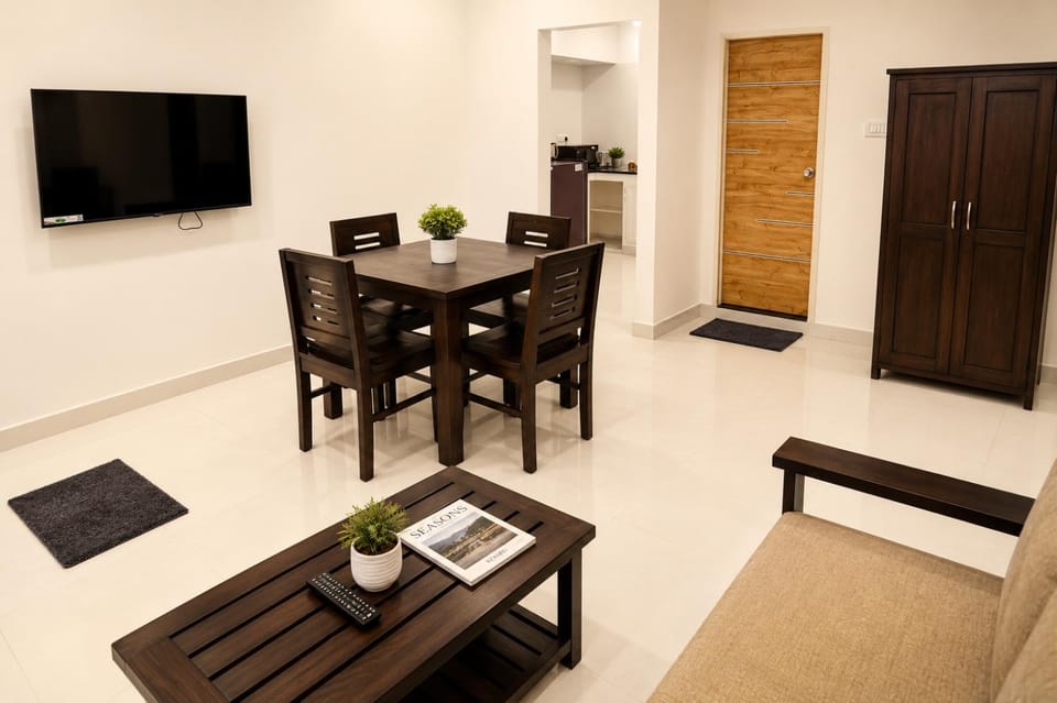 T Nagar -F2- 2BHK Aparthotel Shopping central FIRST FLOOR Apartment hotel in Chennai
