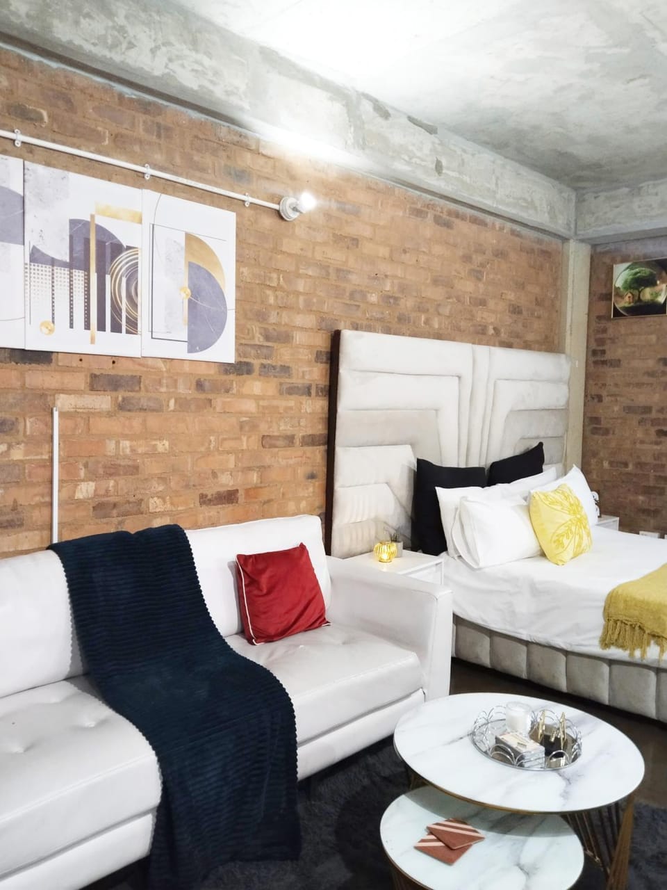 Urban luxury stay at craftsmanship maboneng Apartment in Johannesburg