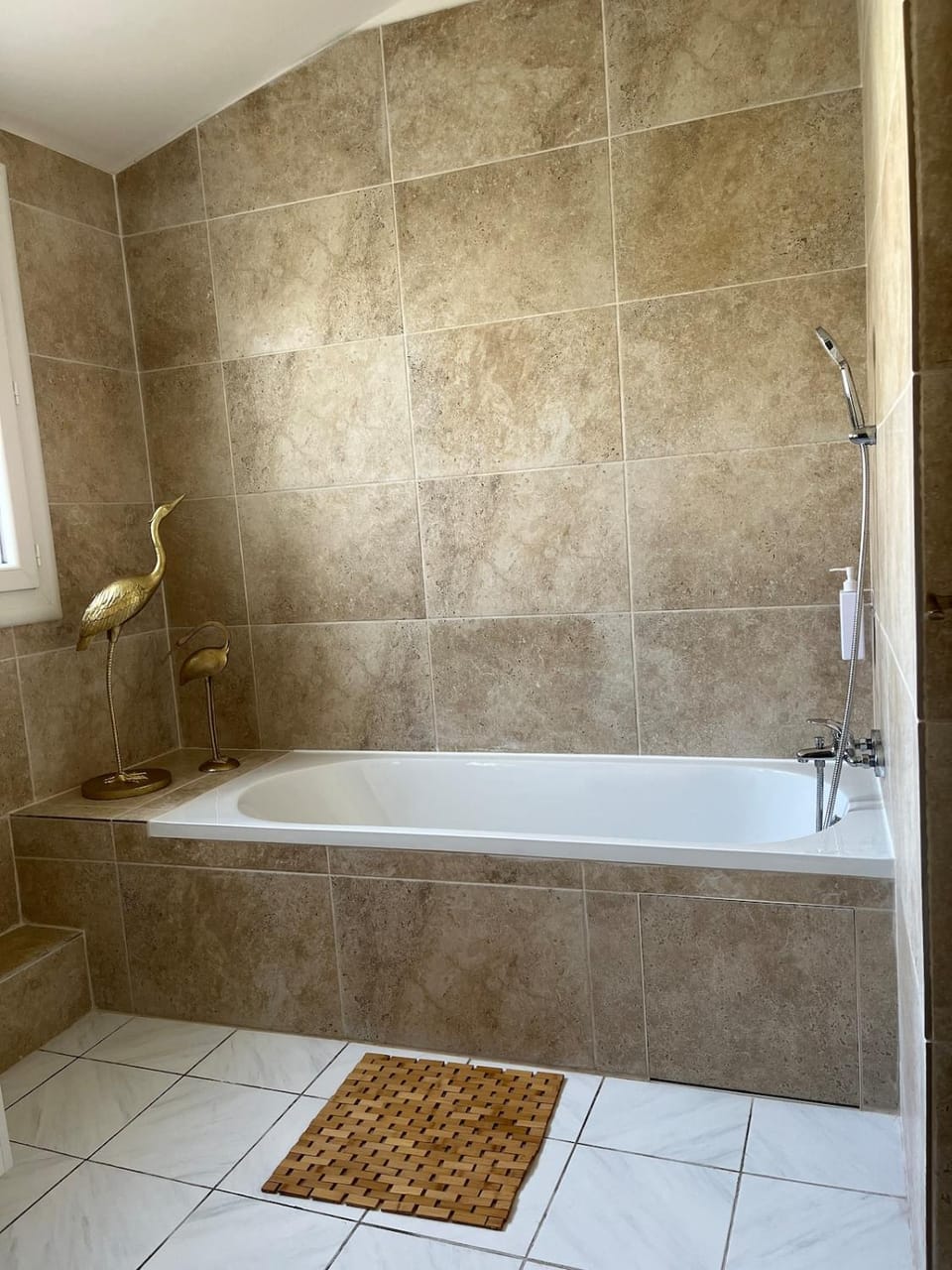 Séjour exclusif avec piscine intérieure et sauna Apartment in Arles