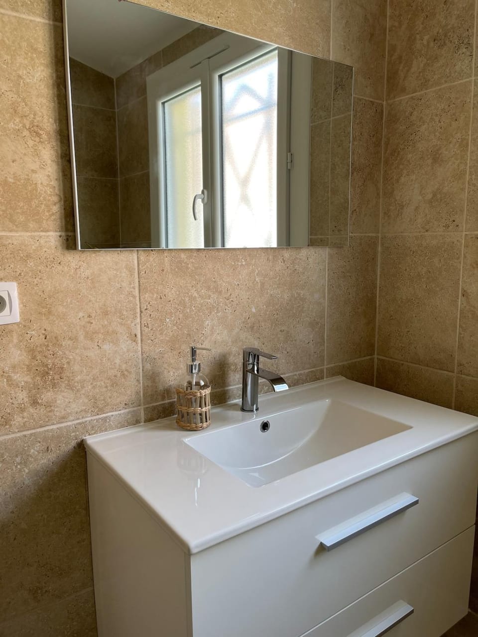 Séjour exclusif avec piscine intérieure et sauna Apartment in Arles