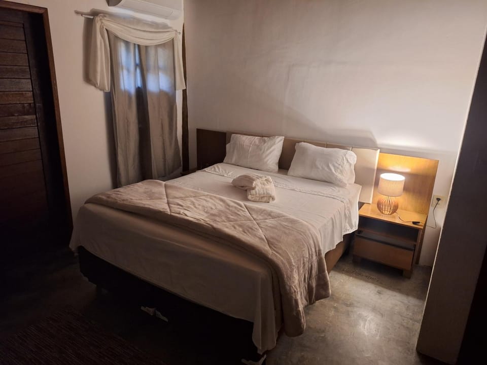Bed, Bedroom, furniture, air conditioner
