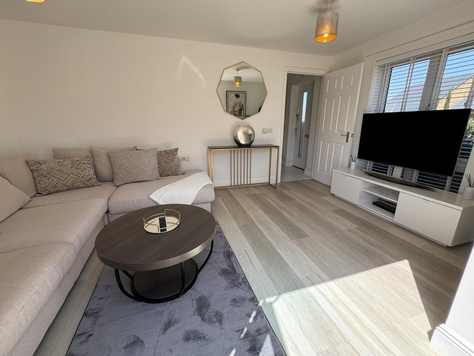TV and multimedia, Living room, Seating area