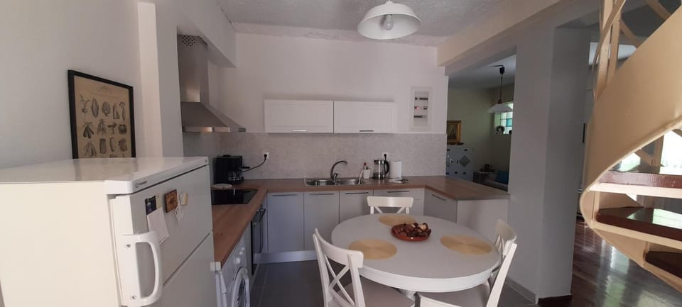 Duplex apartment near to the sea House in East Attica Regional Unit, Greece