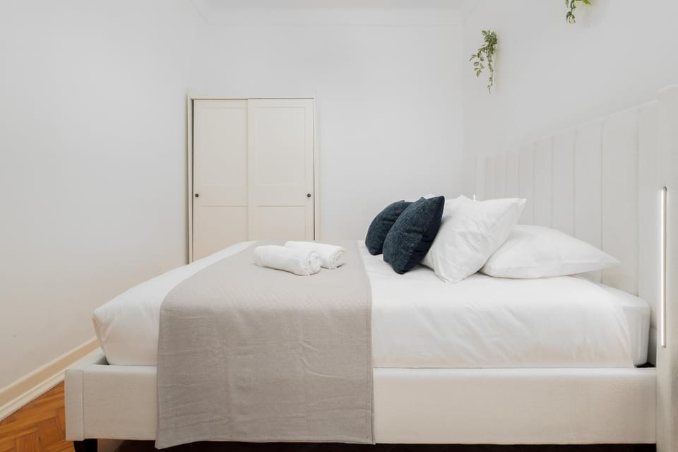 3DB- Walk Everywhere from This Bright and Stylish Lisbon Apartment in an Exceptional Location Apartment in Lisbon