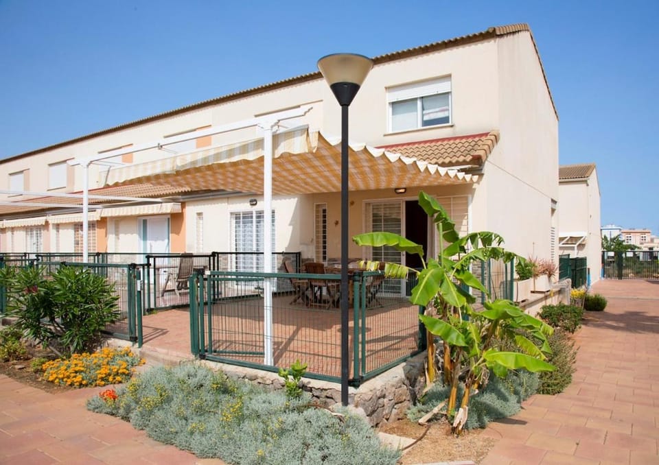 Adosado con piscina y pádel en Novaoropesa, 47 Villa in Oropesa del Mar