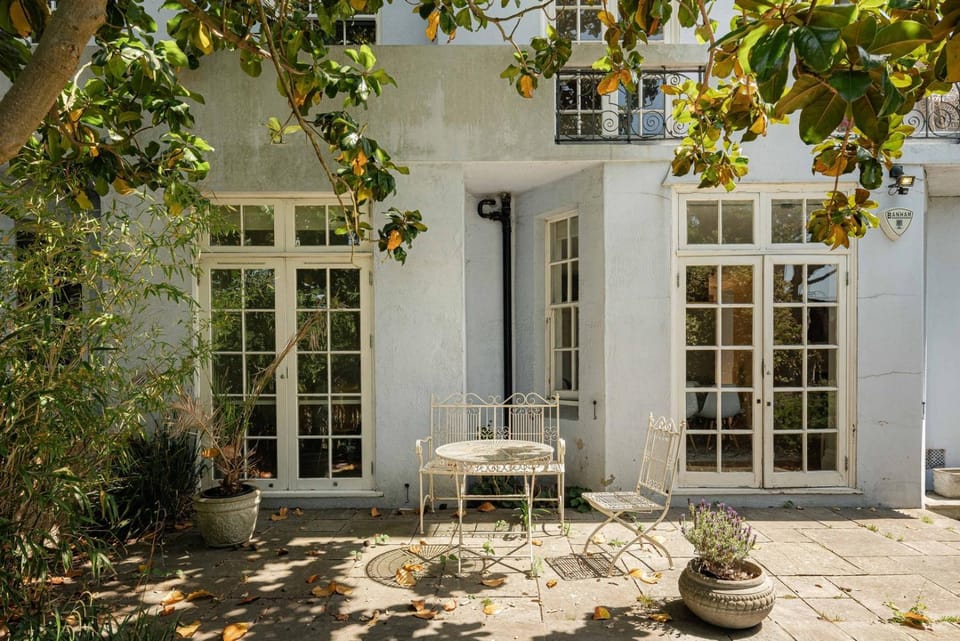 Victorian Garden Retreat in Sydenham Apartment in London Borough of Southwark