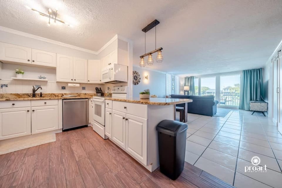 Dolphin Point 305C - Destin Harbor - Waterfront House in Destin