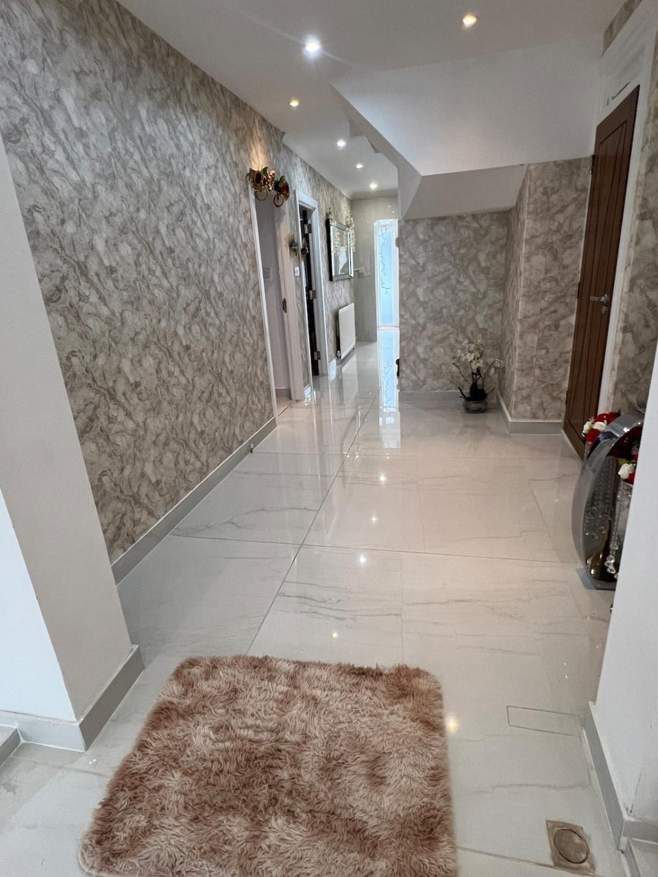 A stunning newly refurbished 5 bed Hatch End house House in Pinner