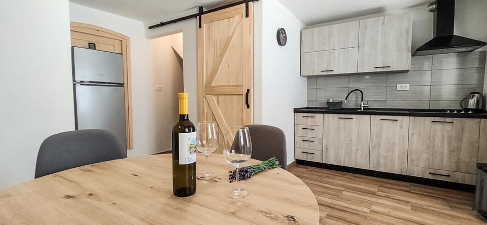 Kitchen or kitchenette, Food and drinks, pet friendly