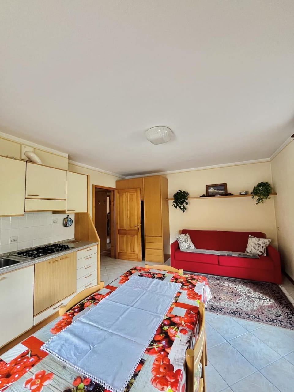 Kitchen or kitchenette