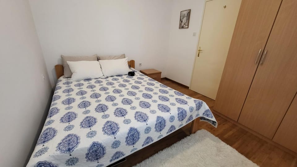 Bed, Bedroom, wardrobe