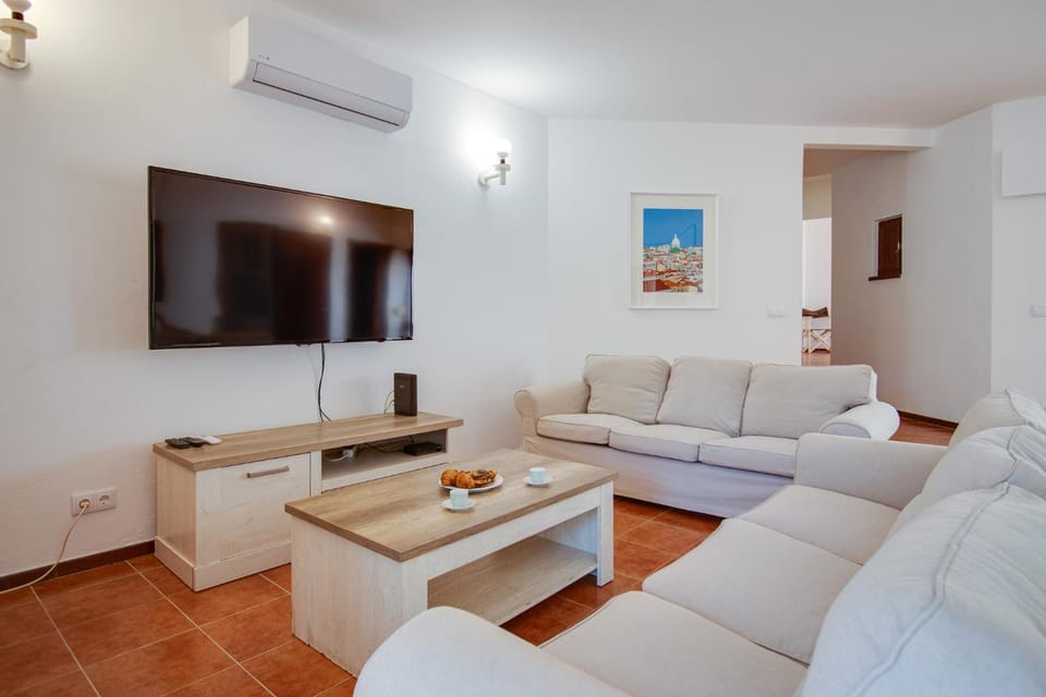 TV and multimedia, Living room, air conditioner